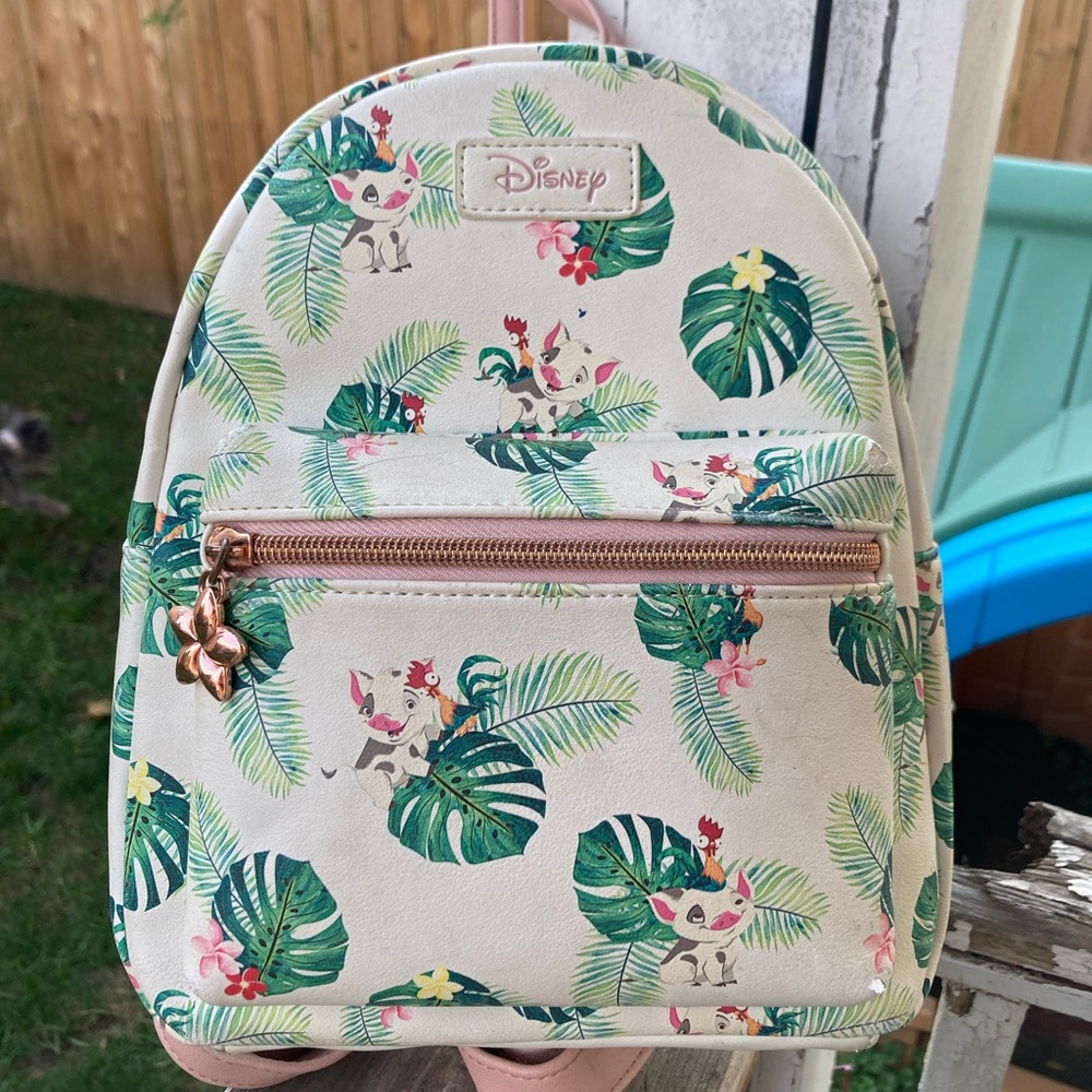 Disney Loungfly Moana Backpack. Pua and Hei Hei